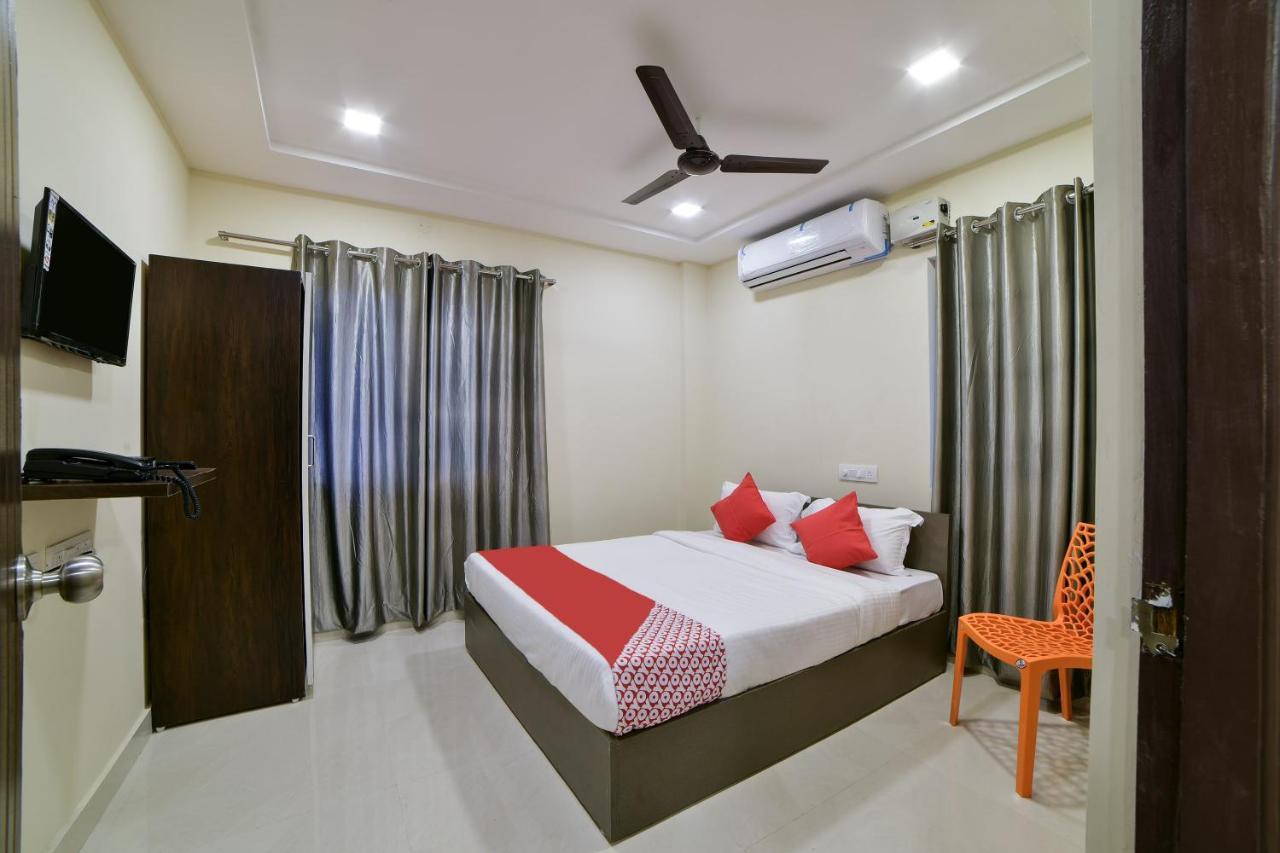 Hotel Oyo 16606 Iconic Living Hyderabad Exterior foto