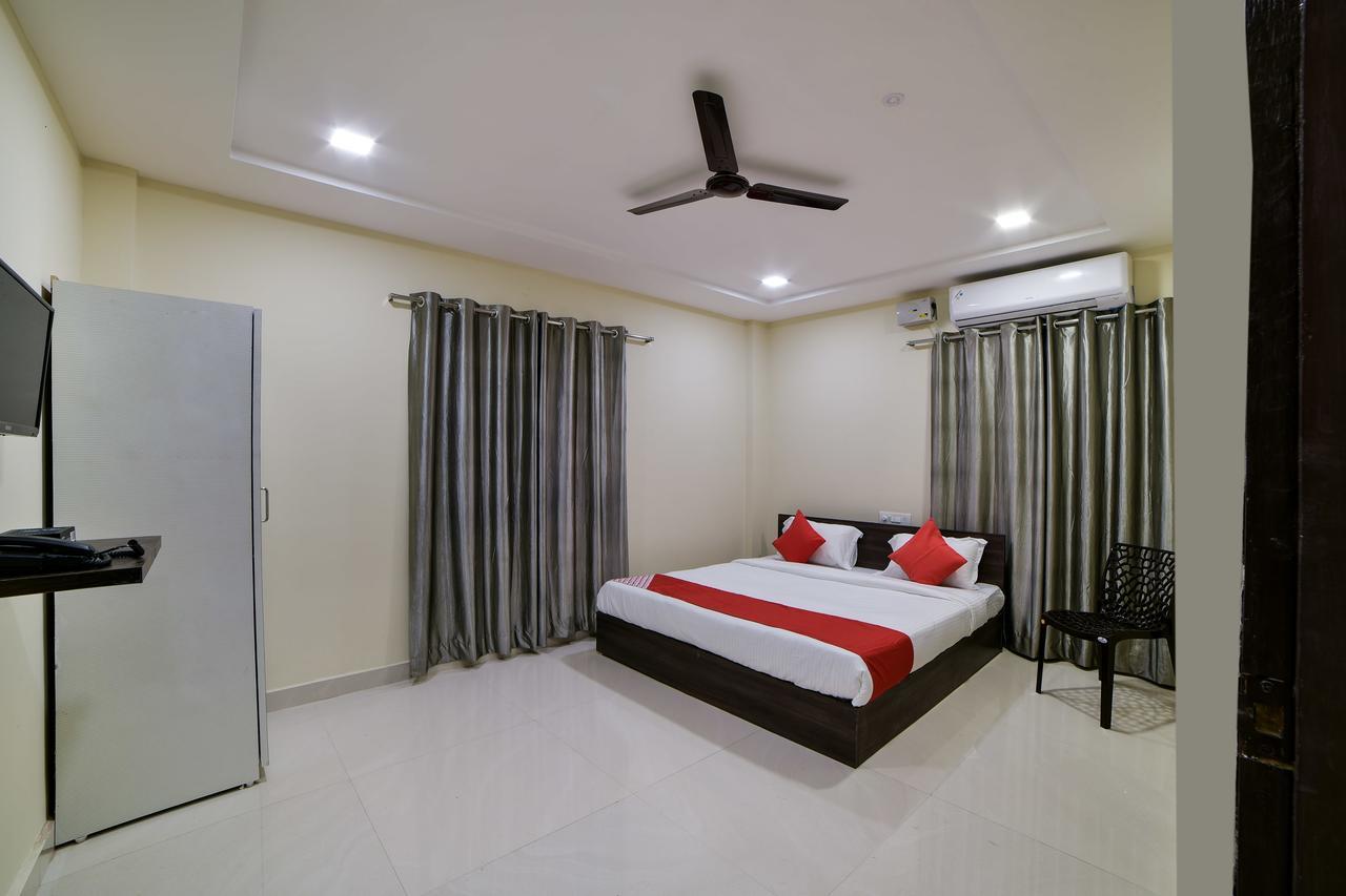 Hotel Oyo 16606 Iconic Living Hyderabad Exterior foto