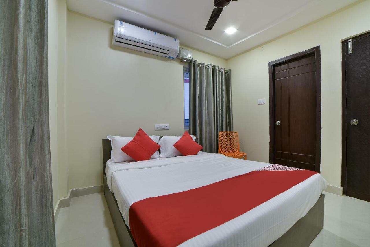 Hotel Oyo 16606 Iconic Living Hyderabad Exterior foto